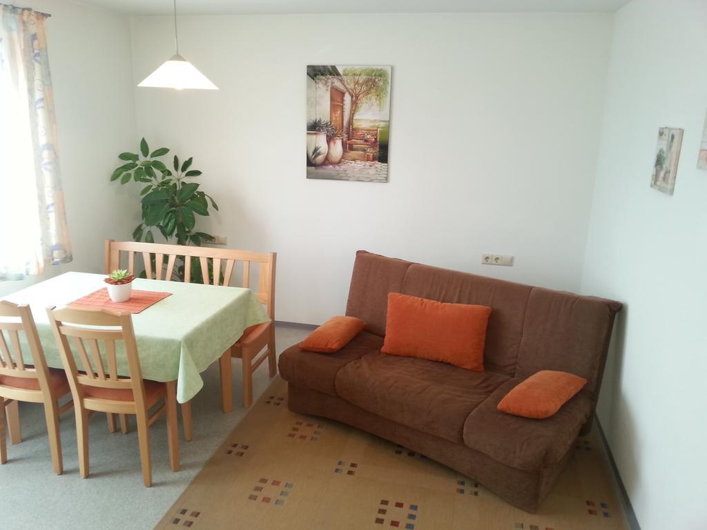 Ferienwohnung Taubertal Familie Arold クレーグリンゲン エクステリア 写真